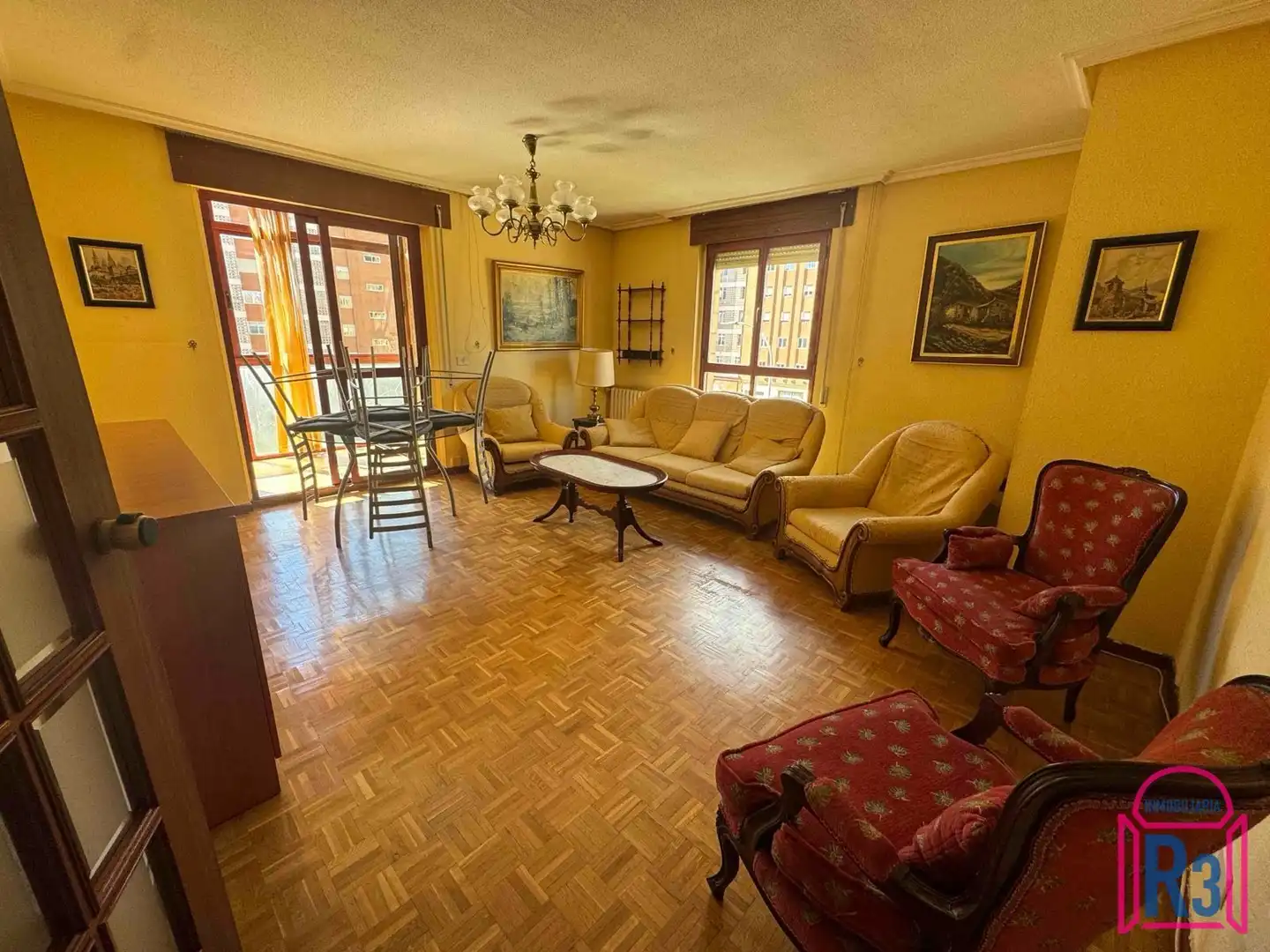 Wohnzimmer von Wohnung zum Verkauf in León Capital  mit Heizung und Terrasse