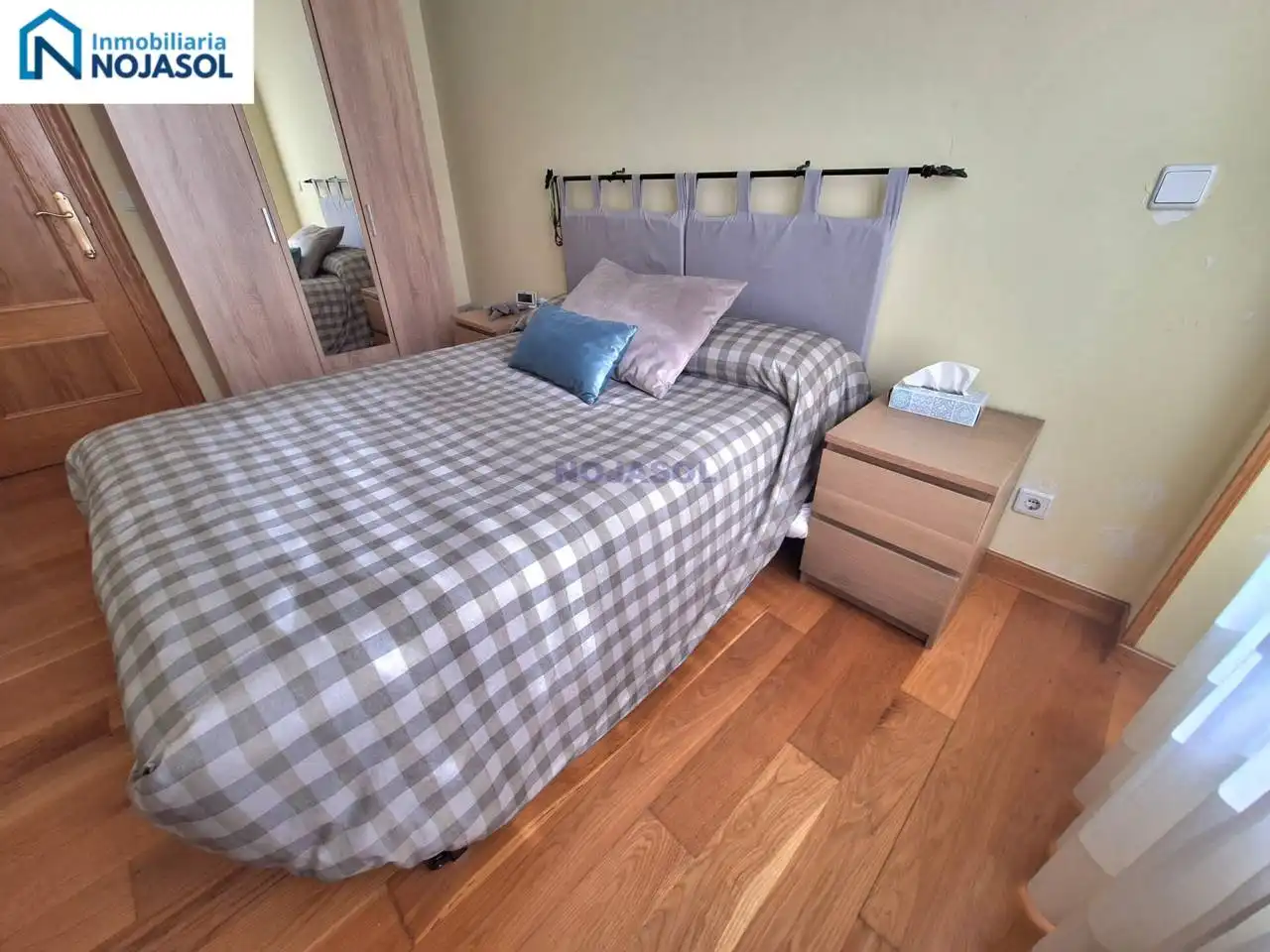 Bedroom of Apartments for sale in Santoña  with Heating, Parquet flooring and Furnished
