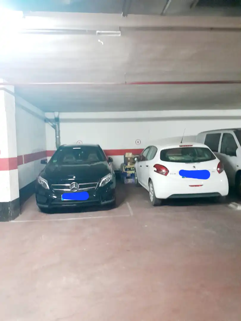 Aparcament de Apartament en venda en Salamanca amb Calefacció, Parquet i Moblat