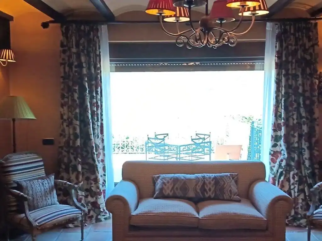 Living room of Buildings for sale in Navalonguilla