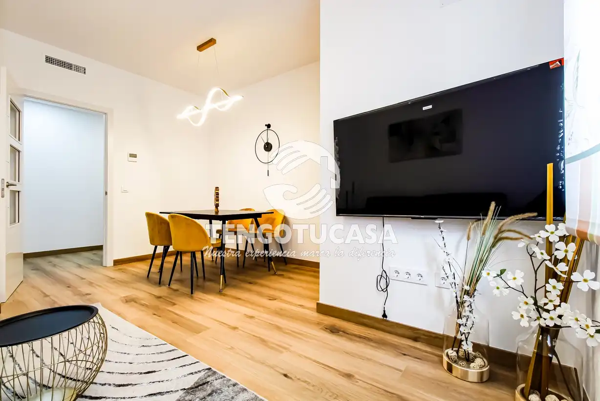 Living room of Flat for rent in Madrid  with Air Conditioner, Heating and Furnished