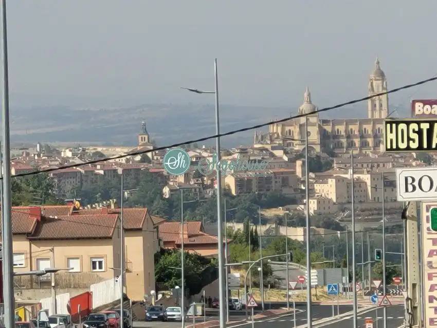 Vista exterior de Piso en venta en La Lastrilla  con Calefacción y Terraza
