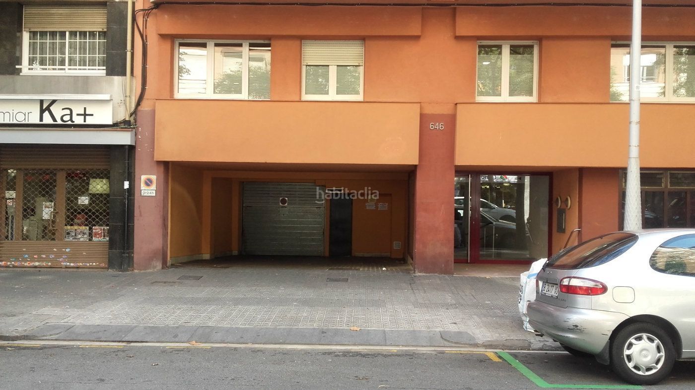 Garatge de lloguer a El Camp de l'Arpa del Clot, Sant Martí,  Barcelona Capital