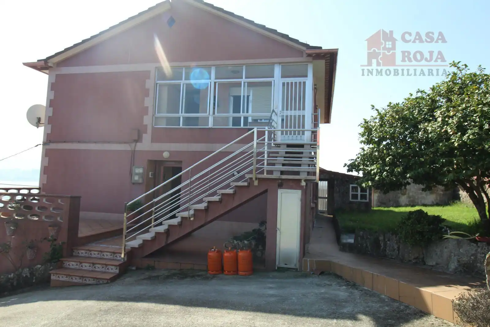 Vista exterior de Casa o xalet en venda en Moaña amb Calefacció, Terrassa i Traster
