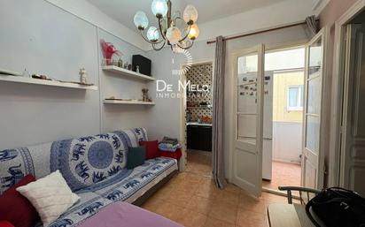 Living room of Flat for sale in L'Hospitalet de Llobregat  with Terrace, Oven and Balcony