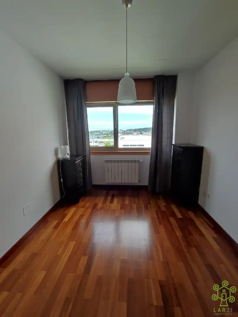 Bedroom of Flat for rent in Oleiros  with Heating, Parquet flooring and Furnished