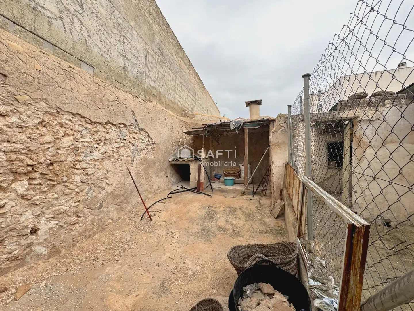 Casa adosada en venta en Algueña con Terraza