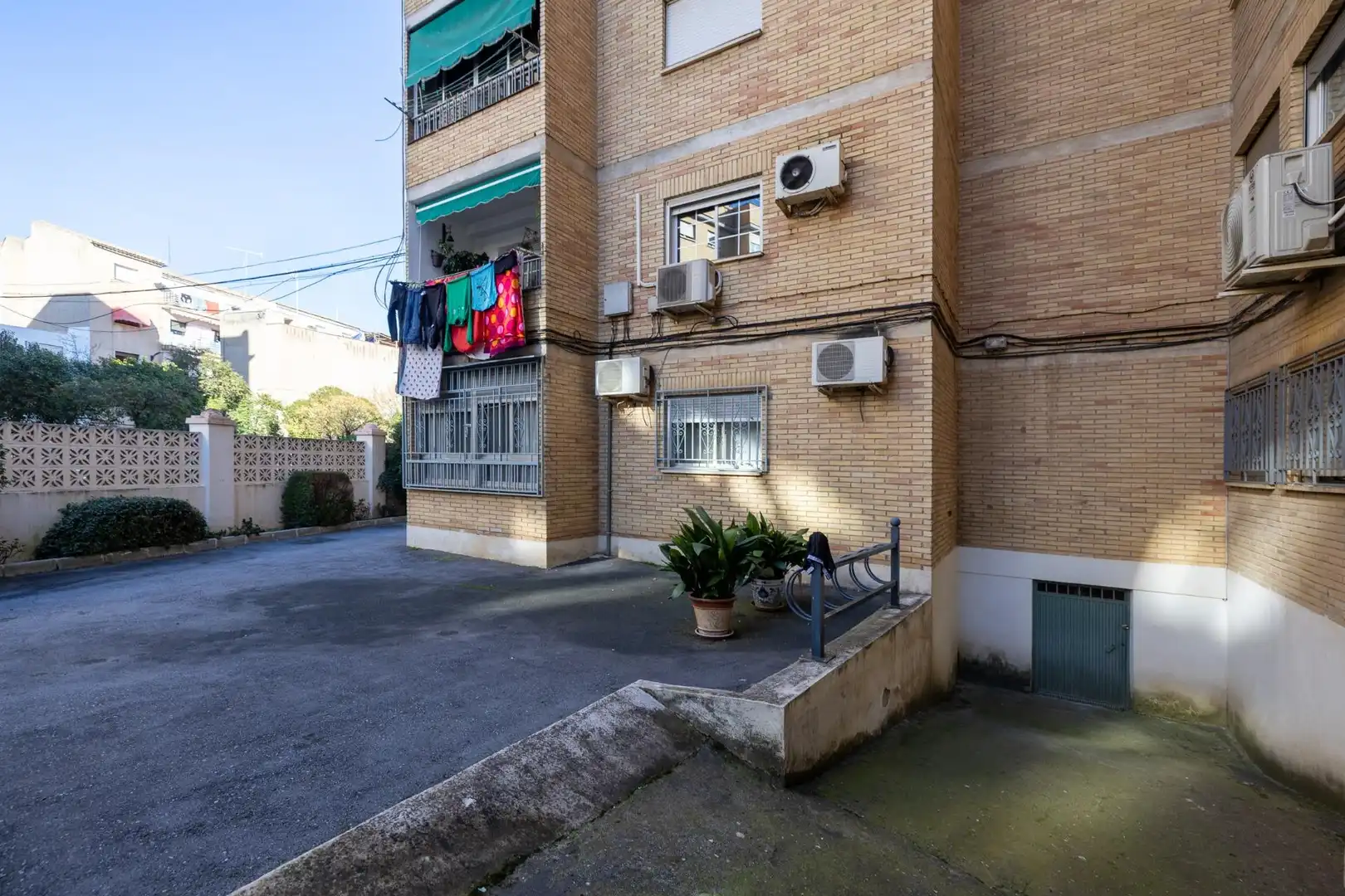 Vista exterior de Planta baja en venta en Granada