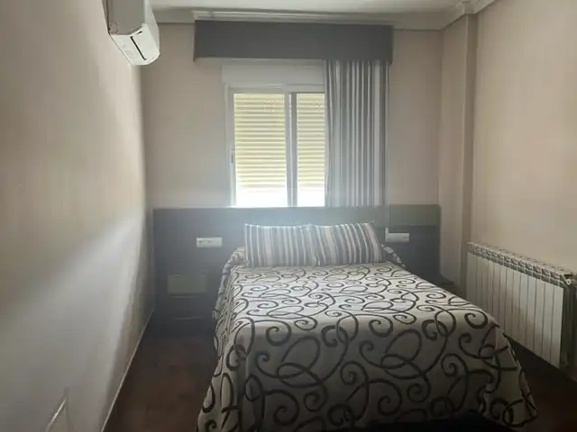 Bedroom of Flat for rent in Puertollano  with Air Conditioner, Heating and Parquet flooring