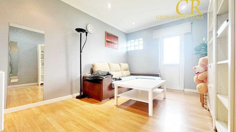 Foto 4 de Piso en venta en Calle Guipúzcoa, Pumarín, Gijón