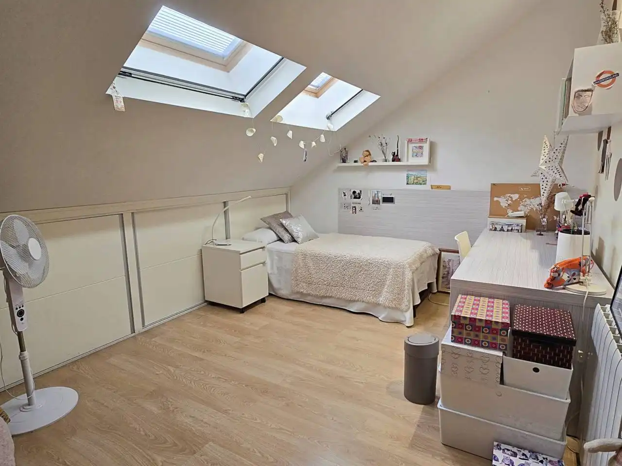 Schlafzimmer von Dachboden zum Verkauf in Valencia mit Klimaanlage, Heizung und Terrasse