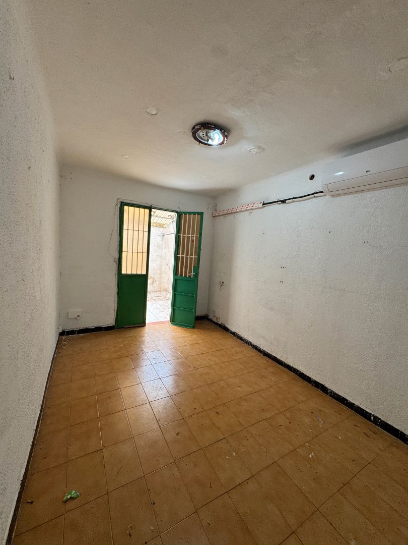 Flat for sale in L'Hospitalet de Llobregat  with Air Conditioner, Heating and Terrace