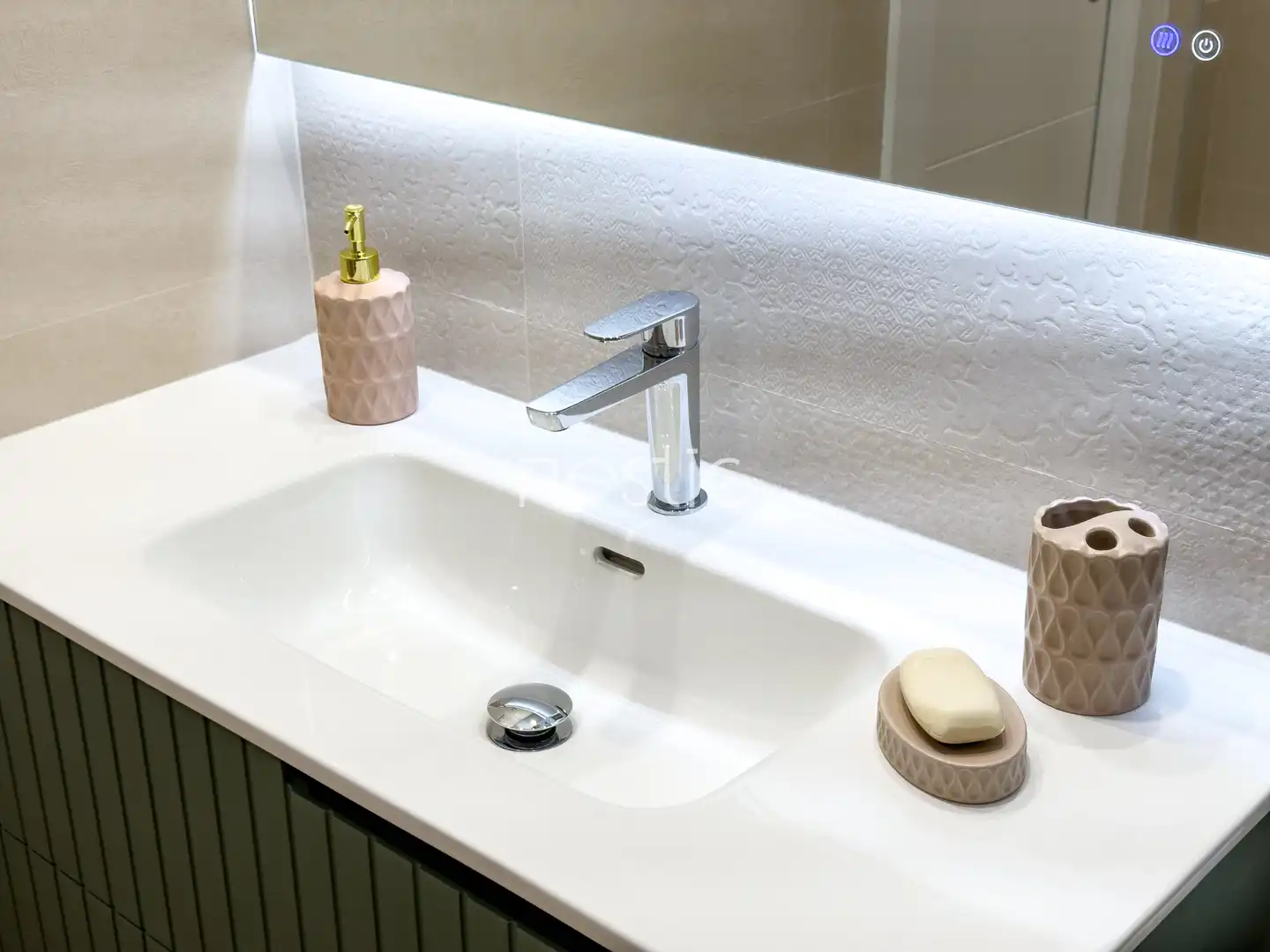 Bany de Apartament de lloguer en Madrid amb Aire condicionat, Calefacció i Terrassa