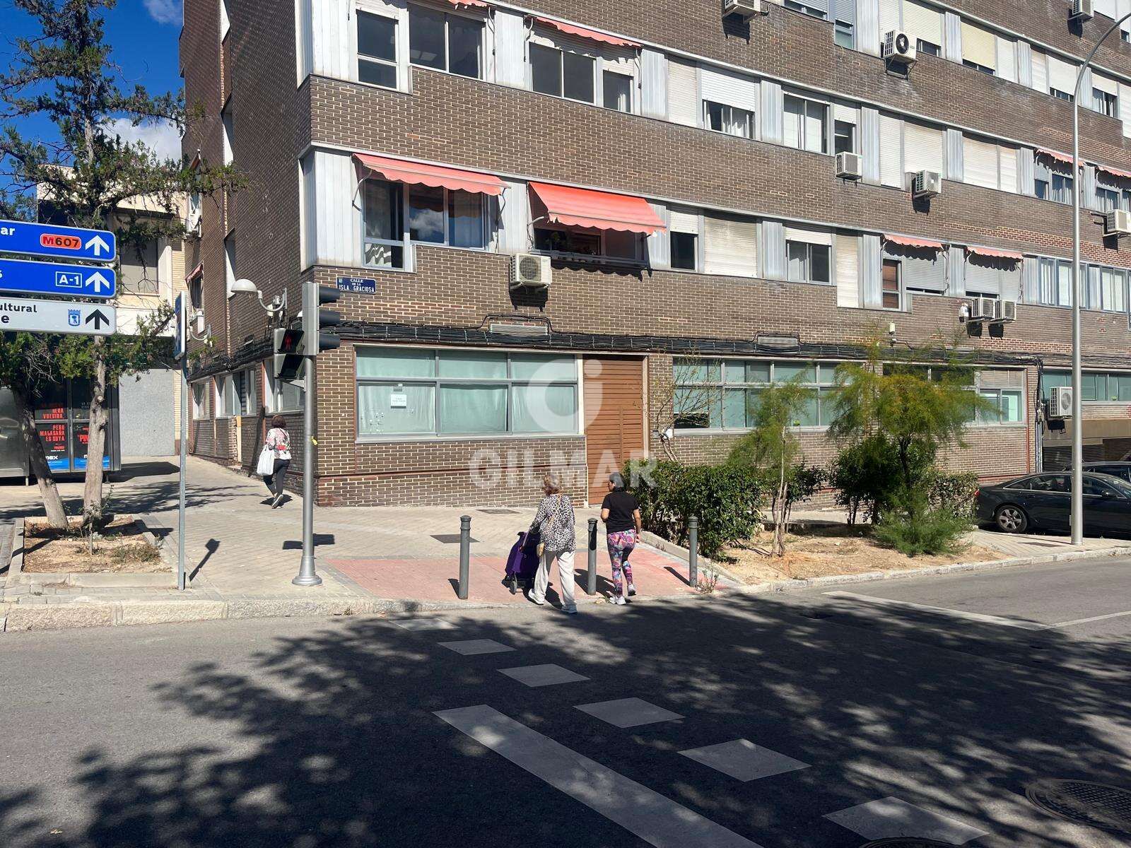 Local de alquiler en Tres Olivos - Valverde, Fuencarral - El Pardo