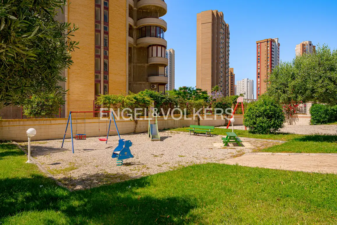 Terraza de Apartamento en venta en Benidorm con Aire acondicionado, Trastero y Amueblado