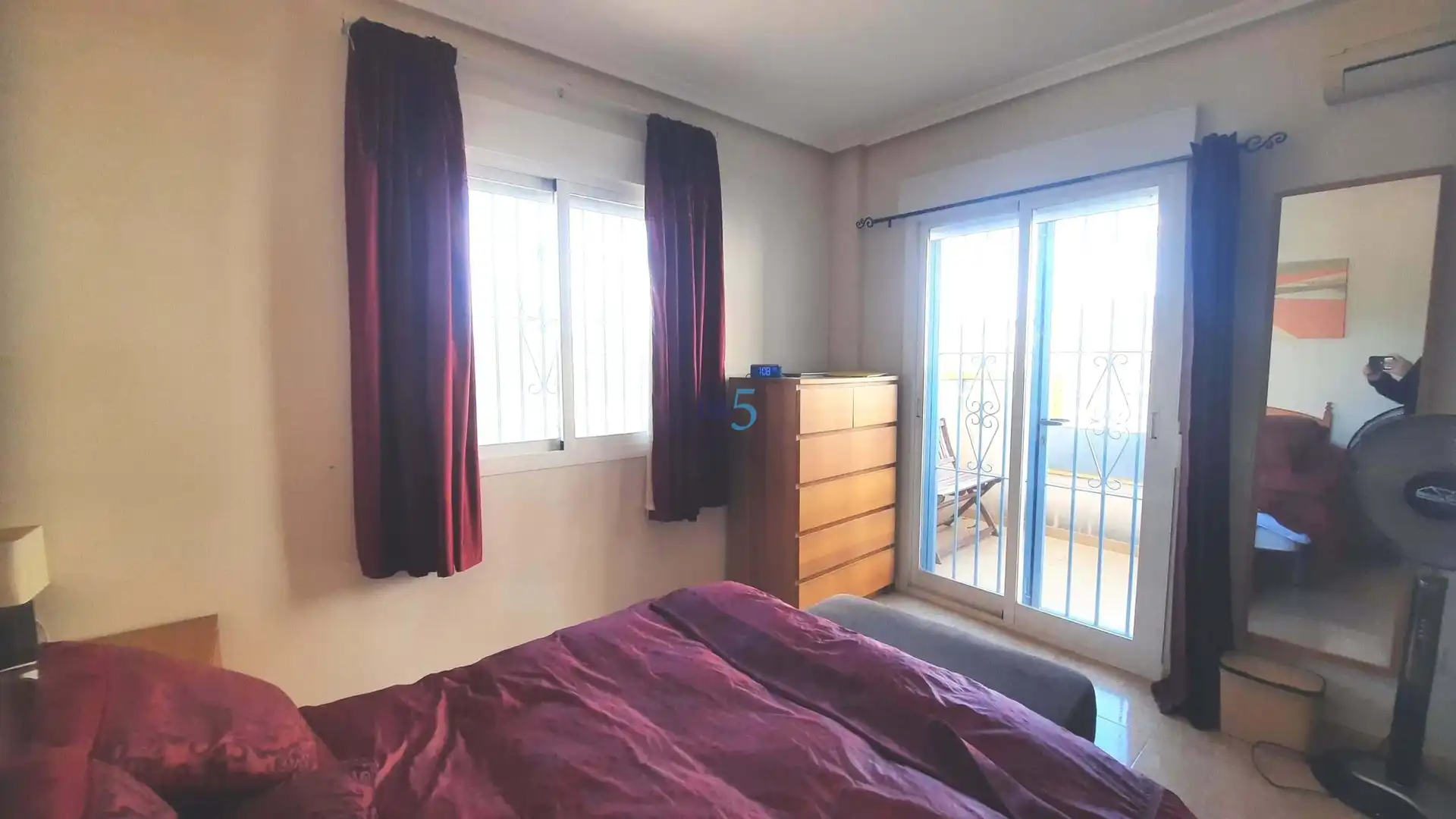 Habitación de Casa adosada en venta en Murcia con Aire acondicionado, Piscina y Amueblado
