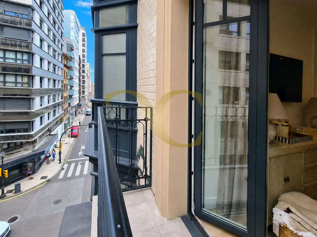 Terrassa de Pis de lloguer en Gijón  amb Calefacció