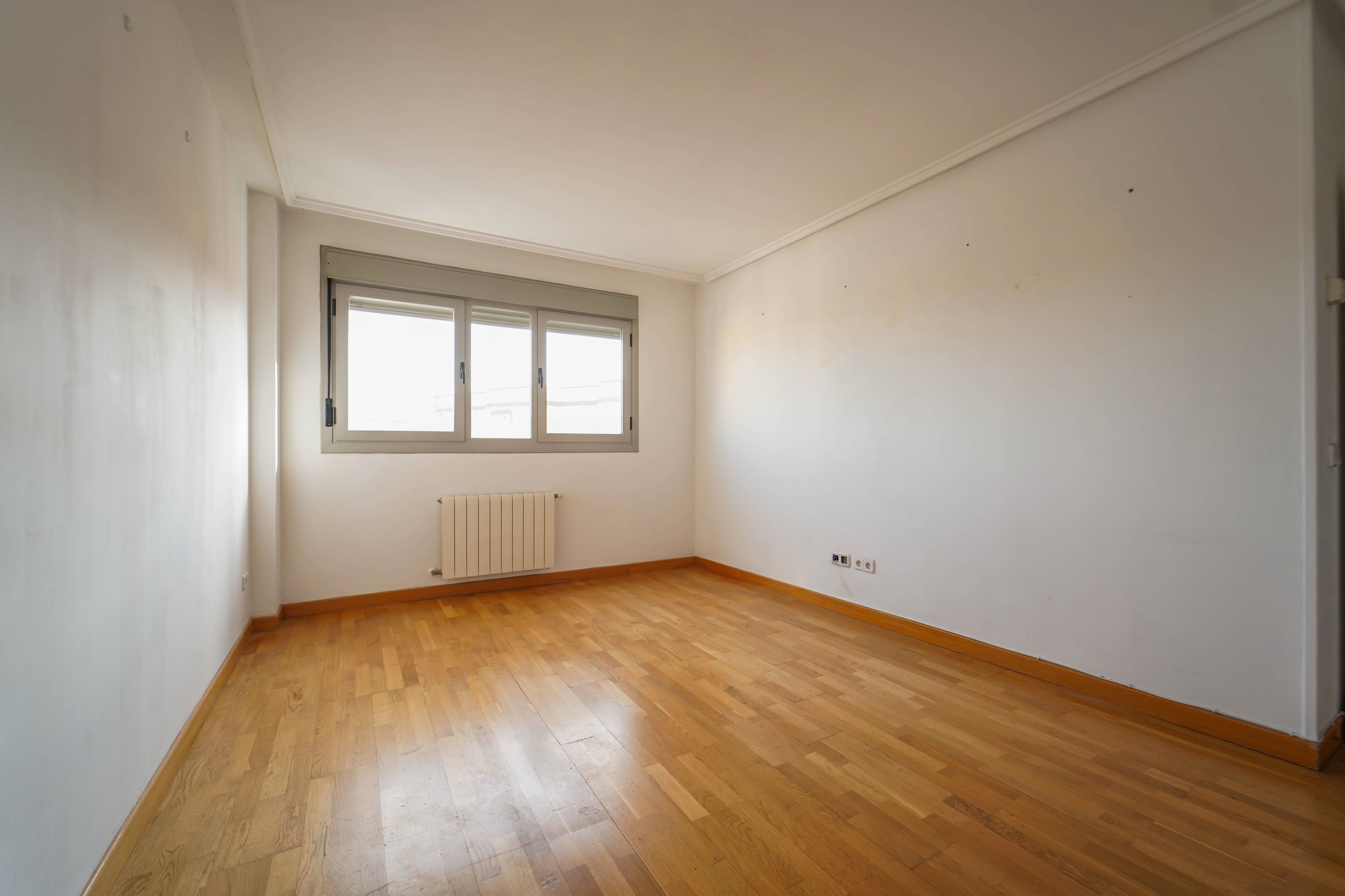 Bedroom of Flat for sale in Parla  with Swimming Pool