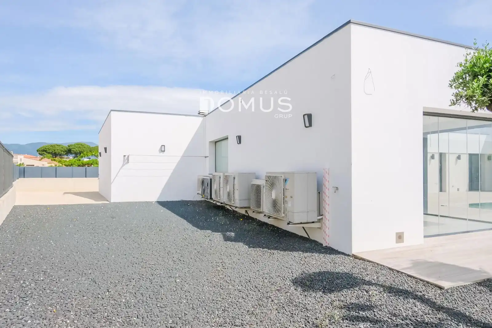 Vista exterior de Casa o xalet en venda en Sant Climent Sescebes amb Aire condicionat, Calefacció i Jardí privat