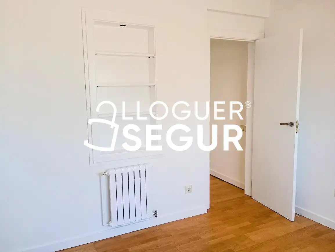 Dormitori de Casa o xalet de lloguer en Cox amb Calefacció, Terrassa i Traster