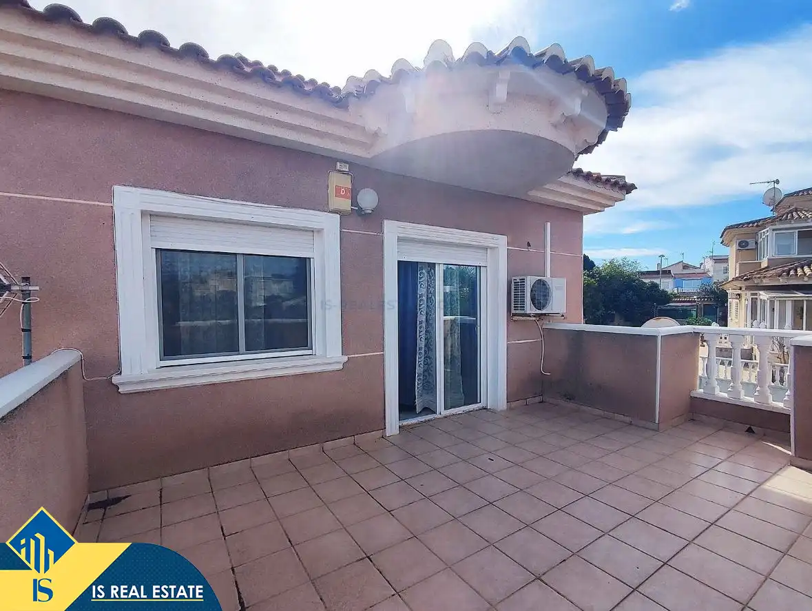Chalet con piscina en venta en Los Balcones - Los Altos, imagen 25