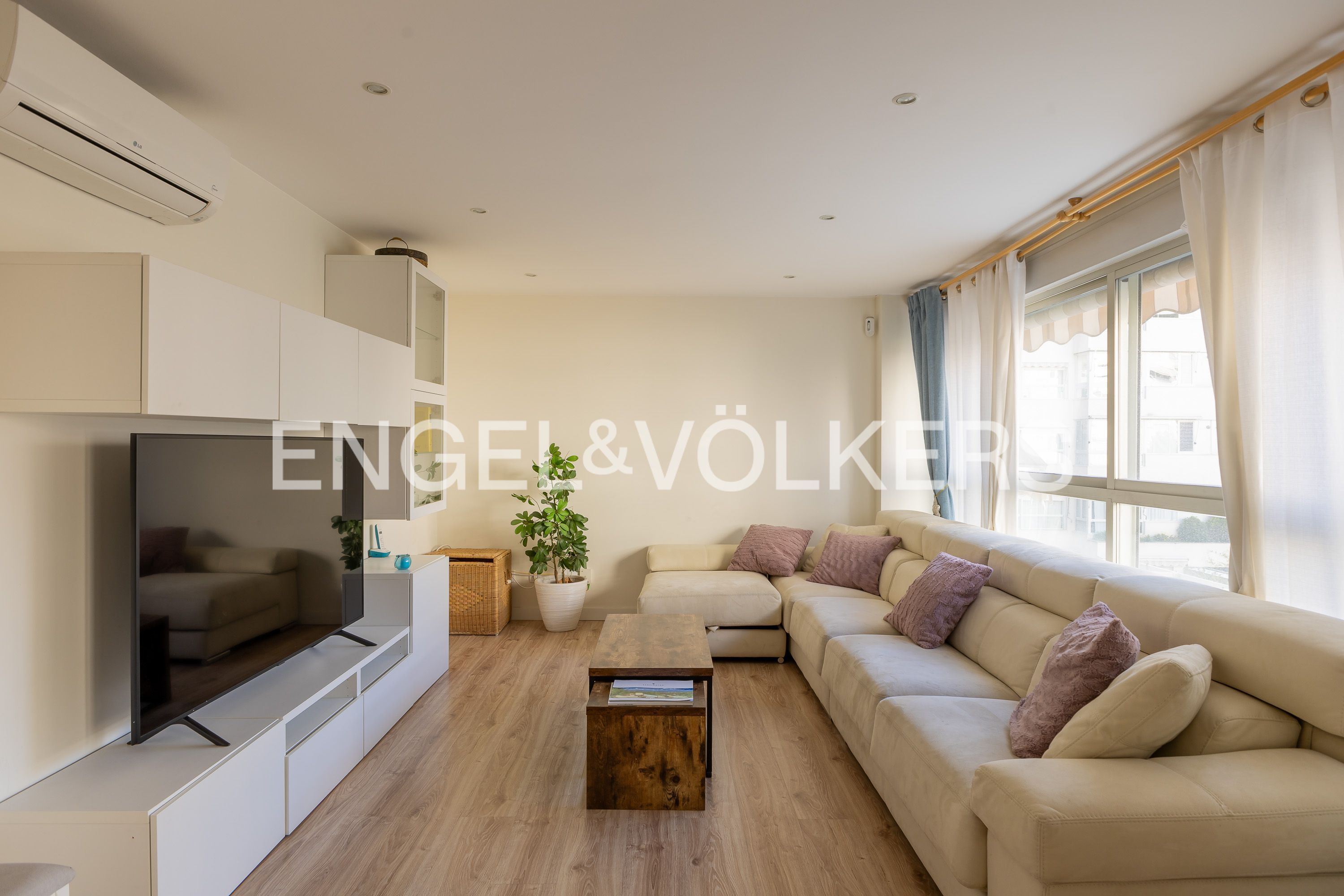 Sala d'estar de Pis de lloguer en  Madrid Capital amb Aire condicionat, Calefacció i Terrassa