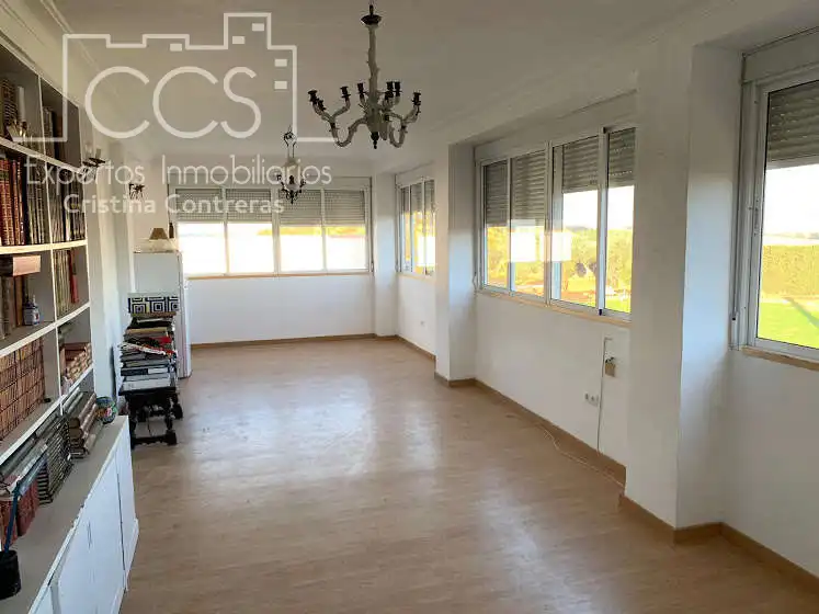 Finca rústica en venta en Alcalá de Guadaira con Piscina y Amueblado