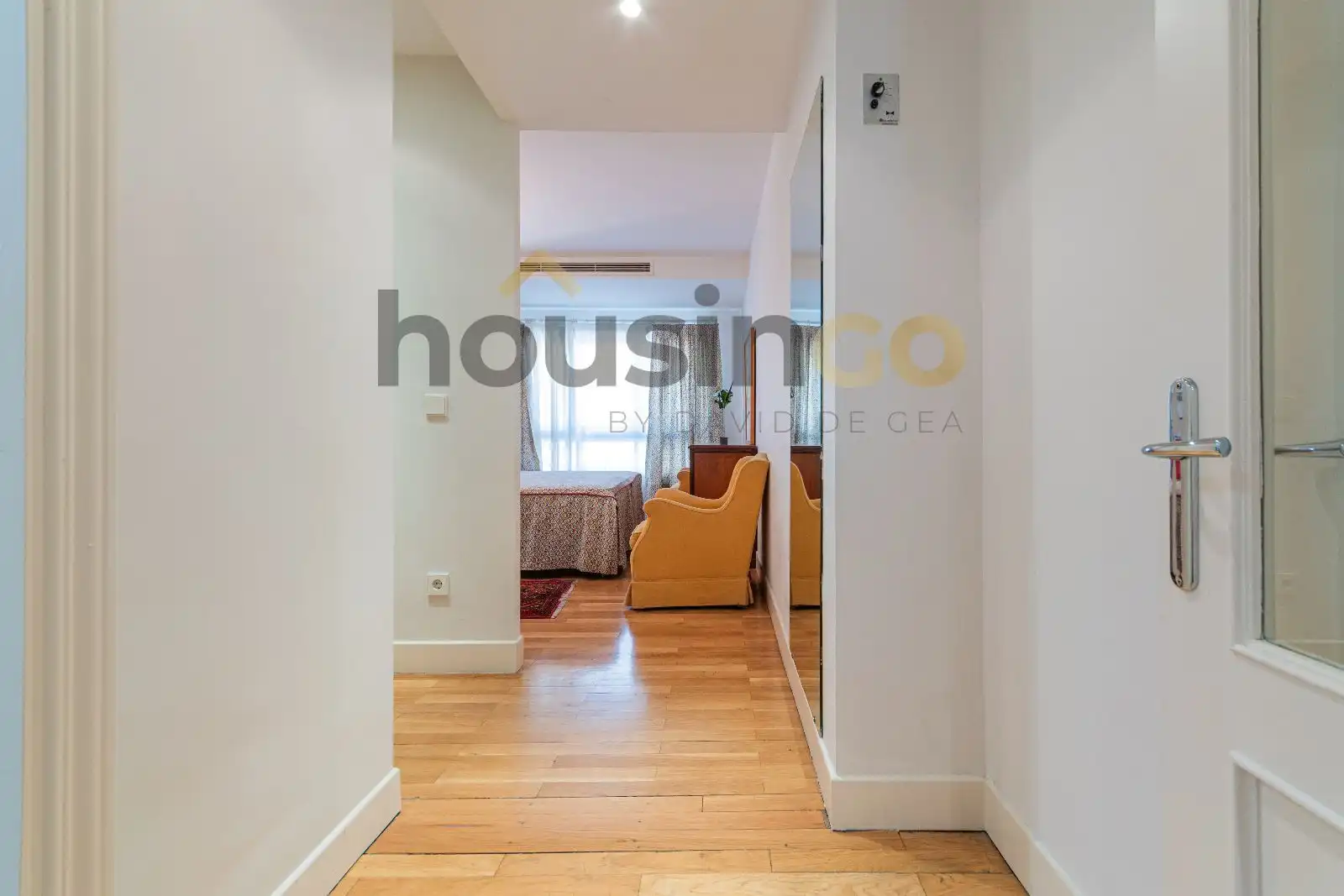 Flat for rent in Madrid  with Air Conditioner, Heating and Furnished