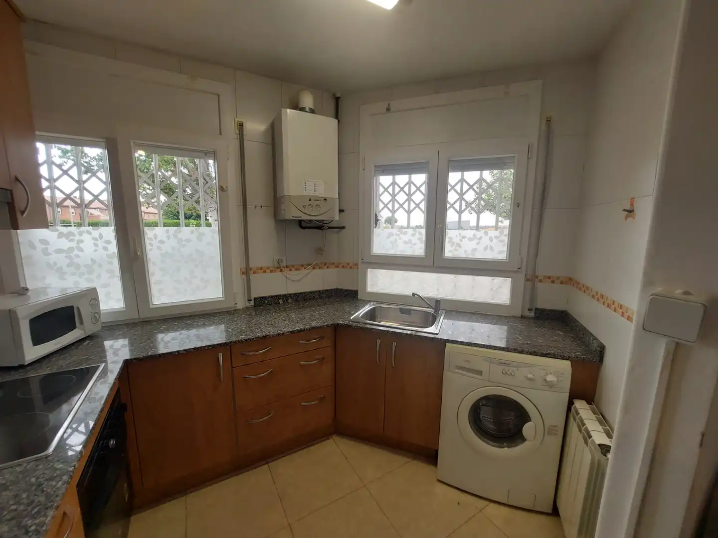 Cocina de Apartamento en venta en Tàrrega con Calefacción, Trastero y Amueblado