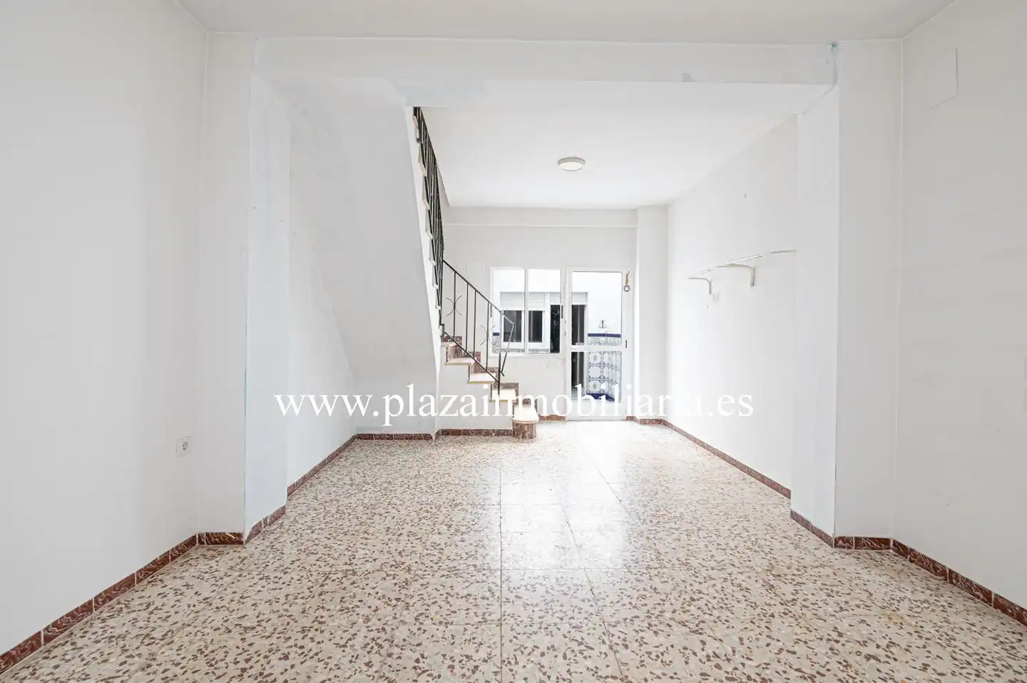 Vista exterior de Casa o chalet en venta en Lucena con Terraza, Trastero y Balcón