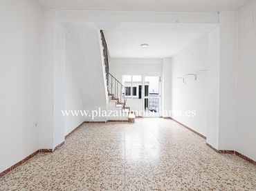 Casa amb balcó en venda a San Francisco