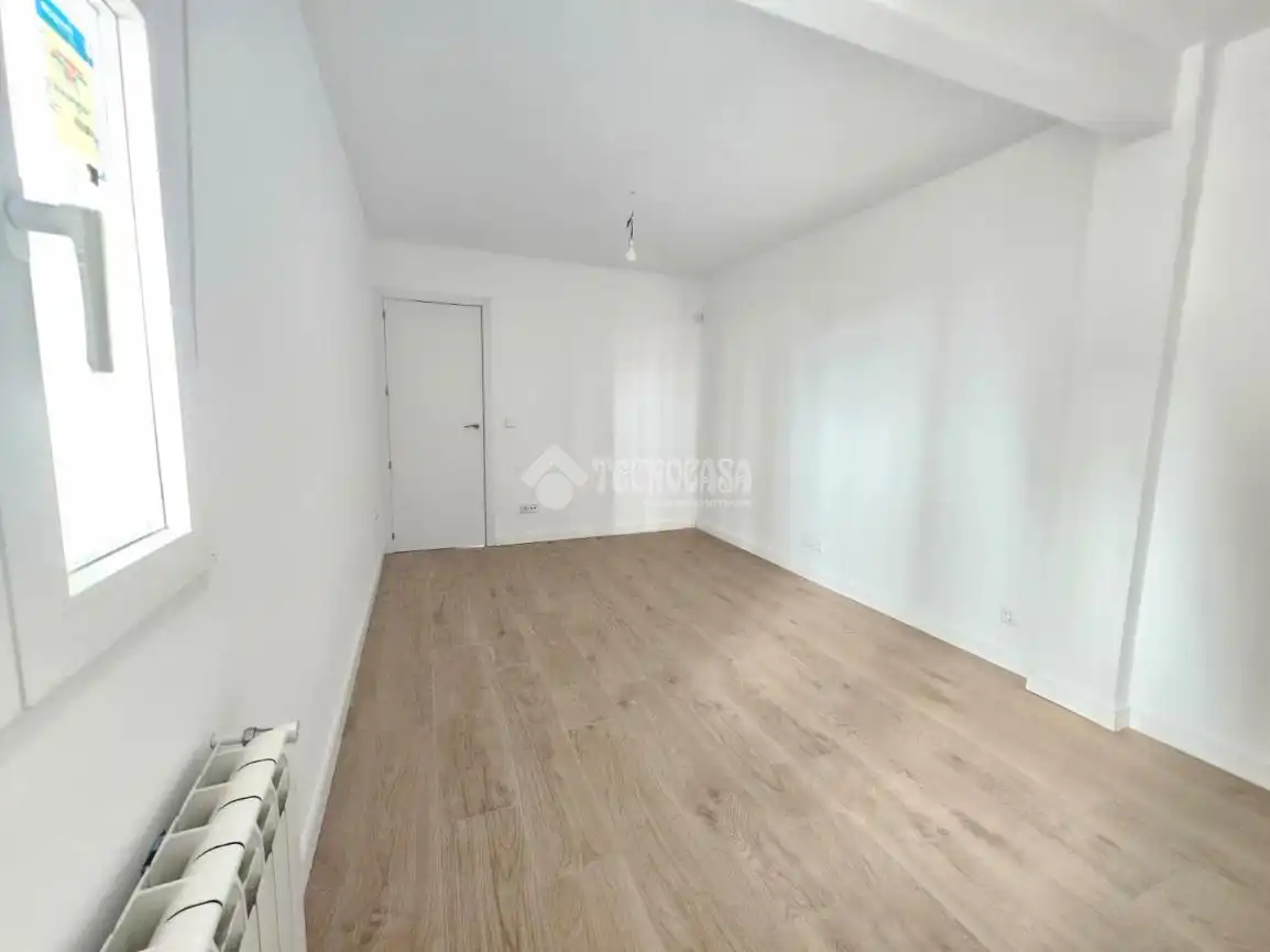 Habitación de Piso en venta en Madrid con Calefacción y Terraza