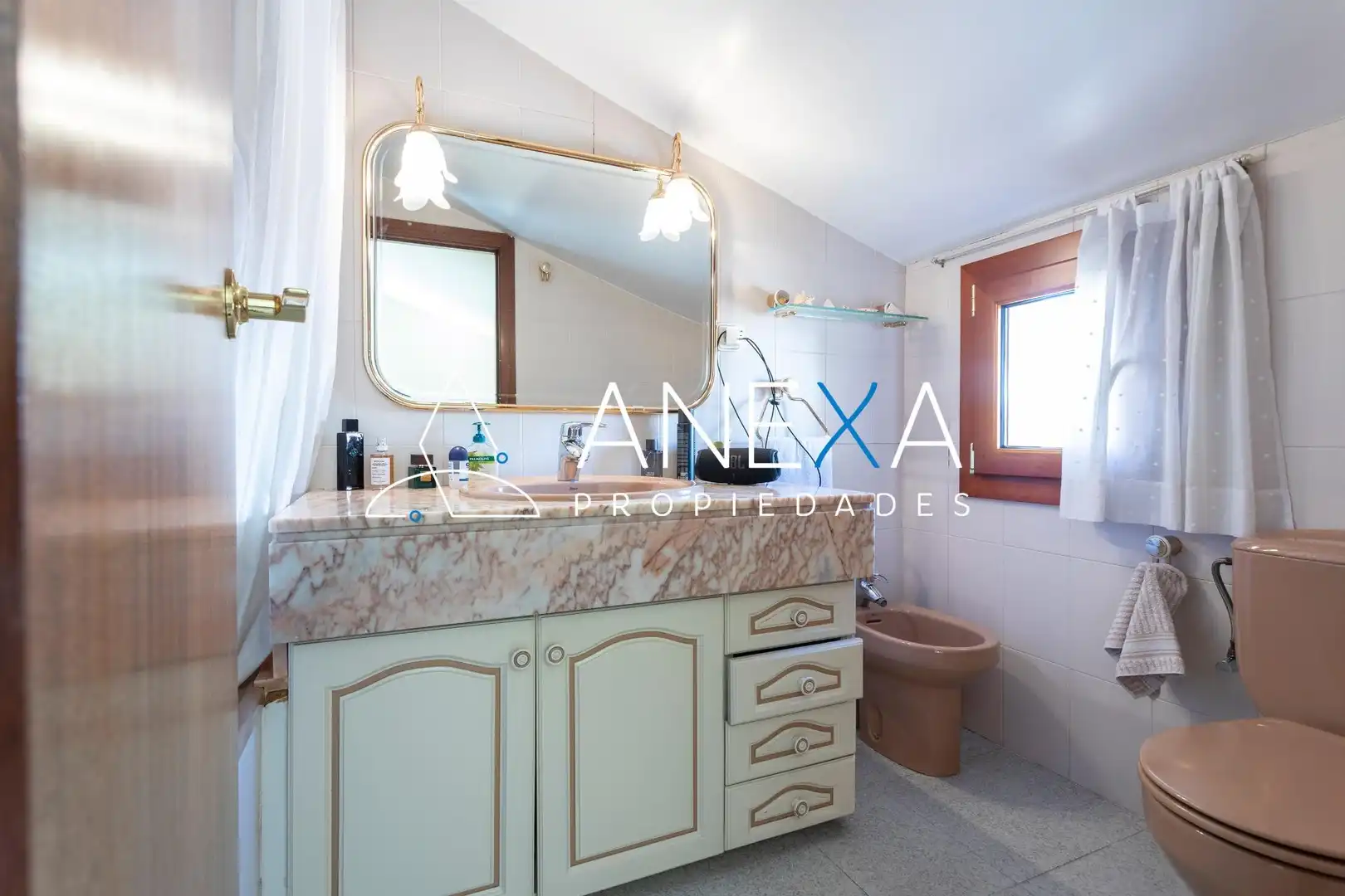 Badezimmer von Einfamilien-Reihenhaus zum Verkauf in Sant Just Desvern
