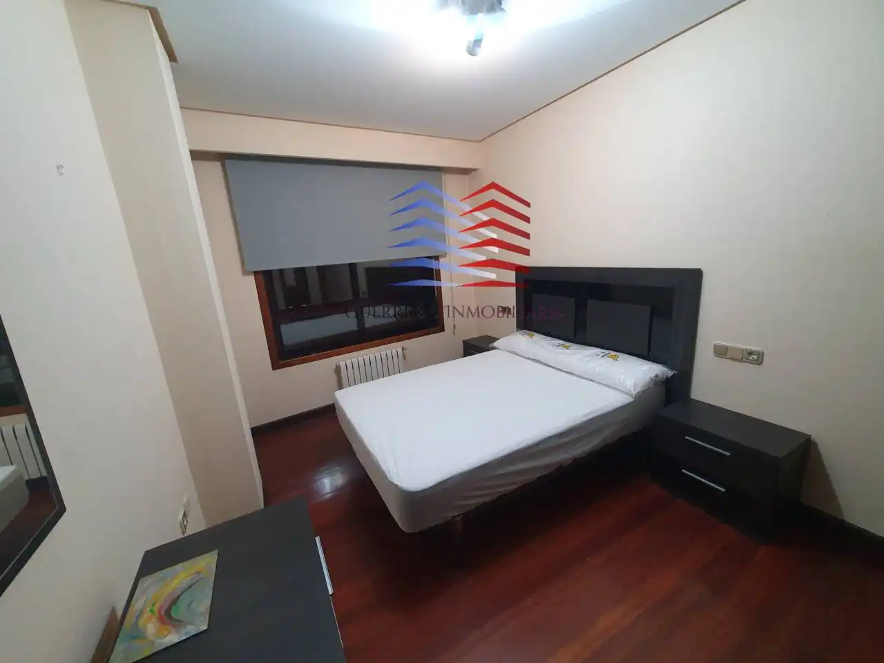 Habitación de Apartamento de alquiler en Ourense Capital  con Calefacción, Parquet y Amueblado