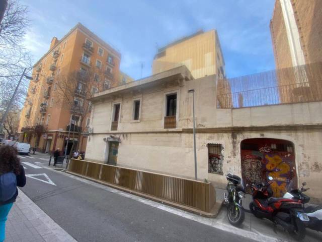 Edificio en Venta en Margarit en El Poble Sec - Parc de Montjuïc