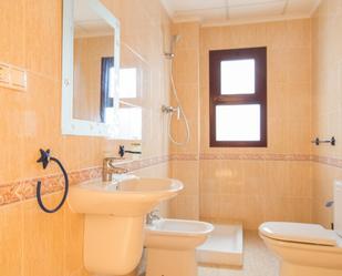 Bathroom of Flat to rent in  Almería Capital  with Air Conditioner