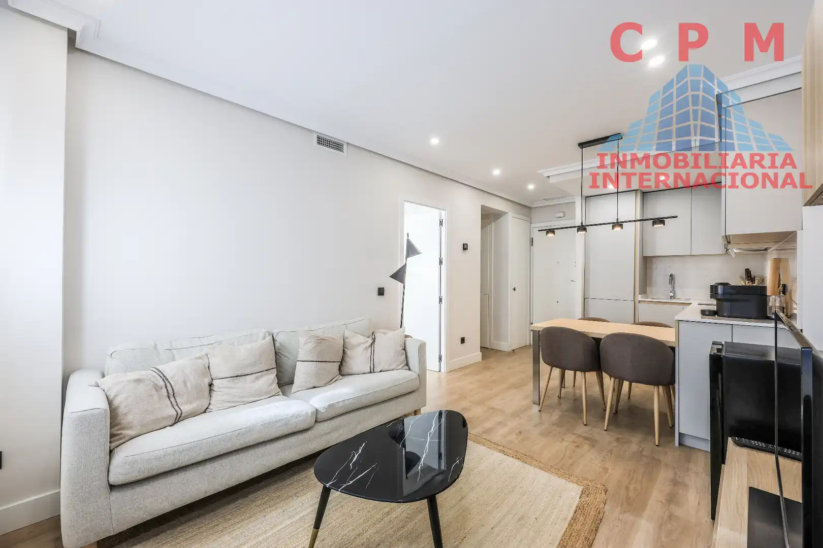 Living room of Flat for rent in Madrid  with Air Conditioner, Parquet flooring and Furnished