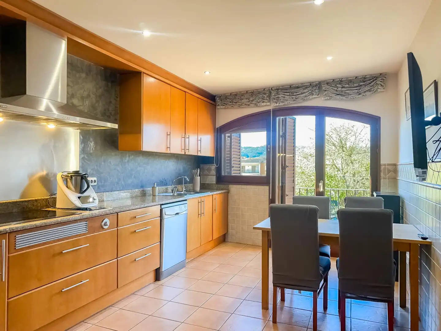 Cocina de Finca rústica en venta en Calonge i Sant Antoni con Calefacción y Jardín privado