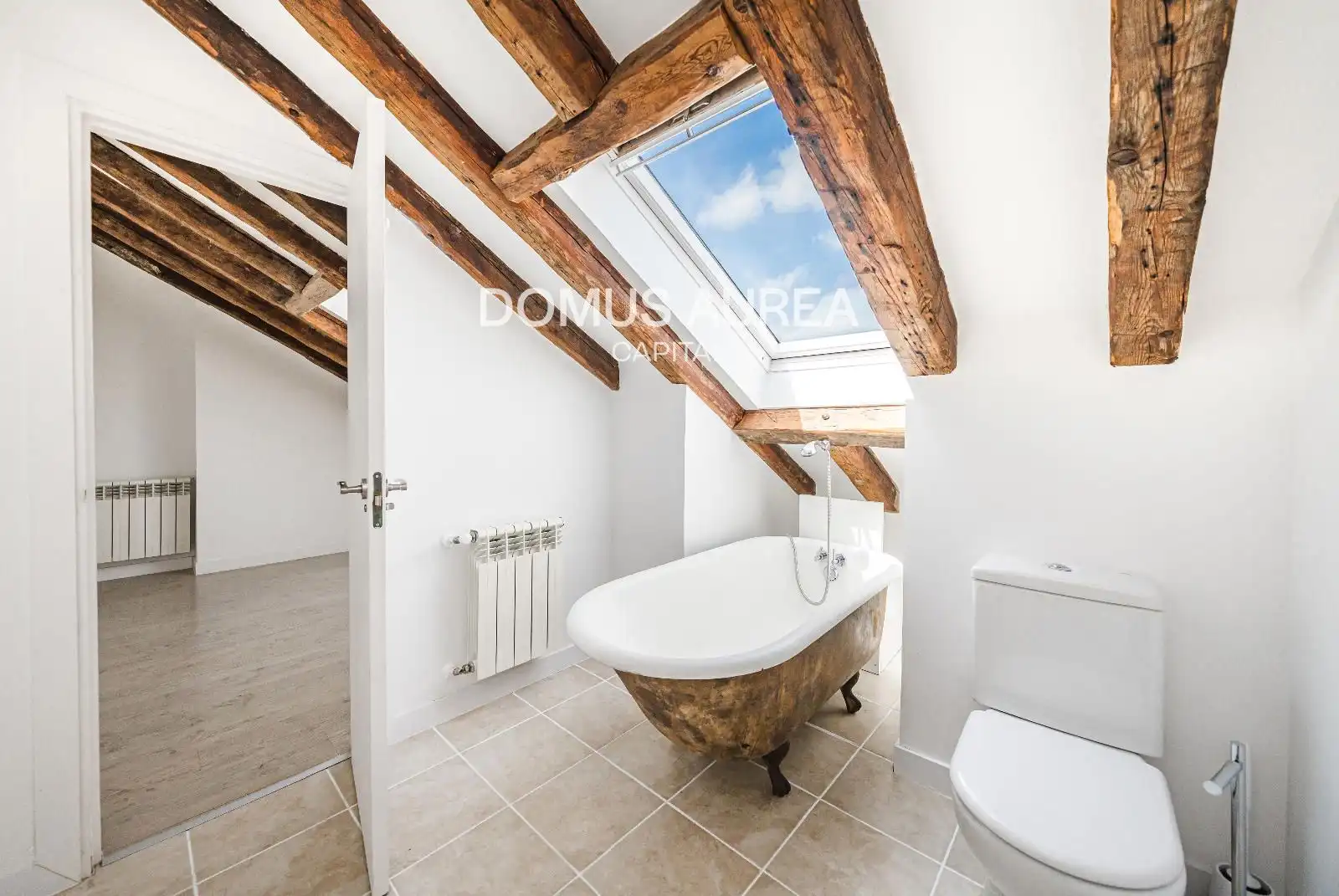 Baño de Ático de alquiler en Madrid con Aire acondicionado, Calefacción y Parquet