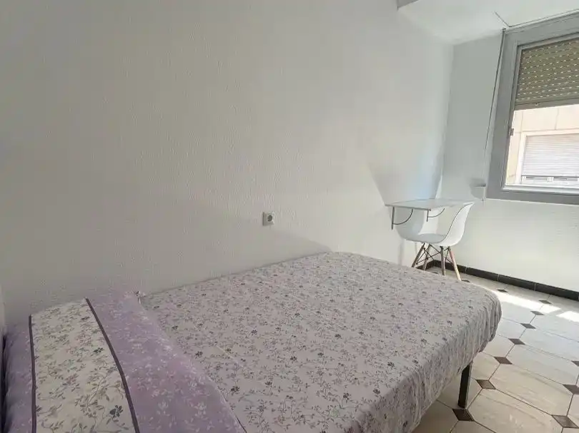 Habitación de Piso para compartir en Plaza de Toros - Avenida Chapí - Trinquete  