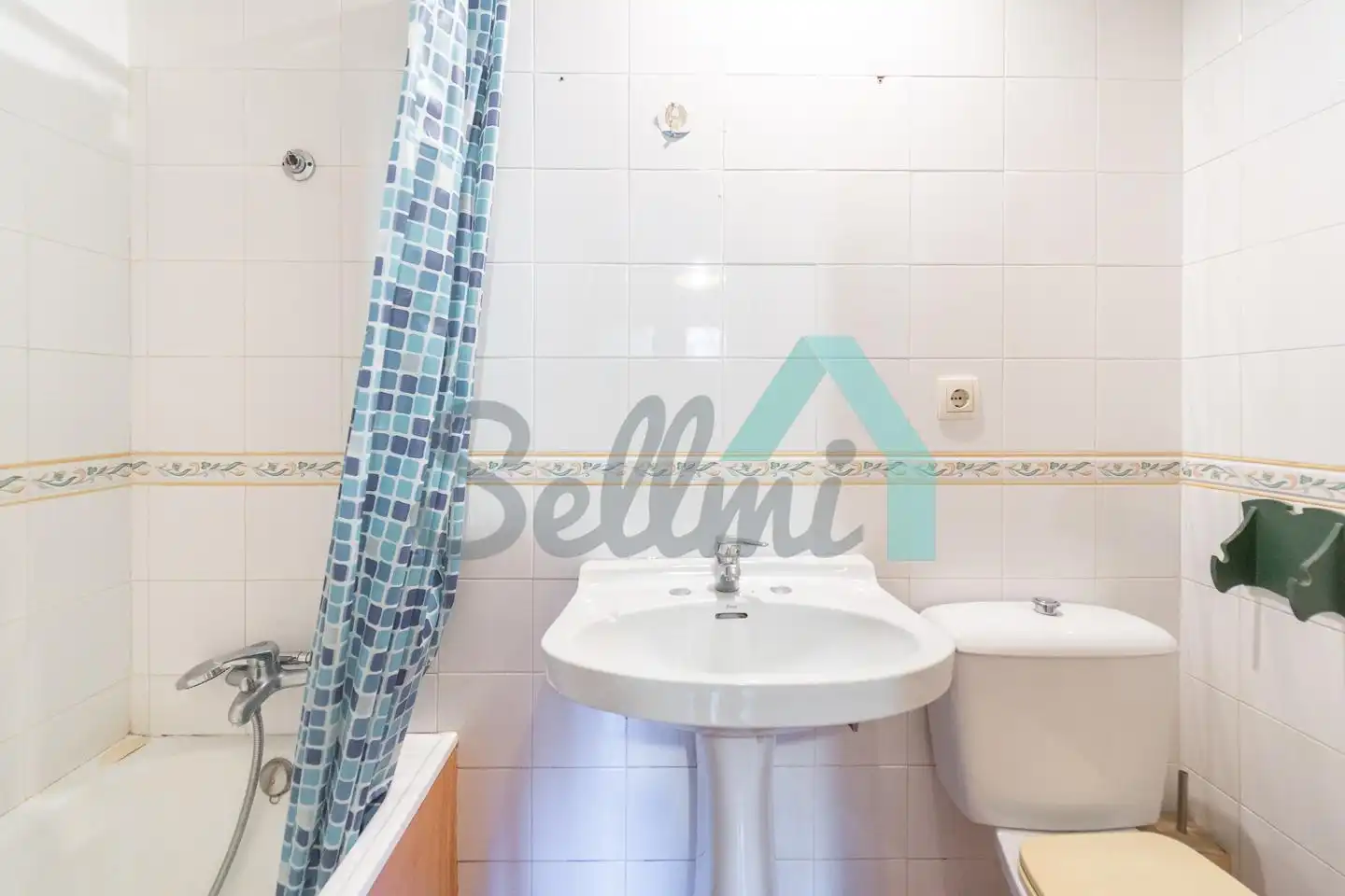 Baño de Piso en venta en Oviedo  con Calefacción, Terraza y Trastero