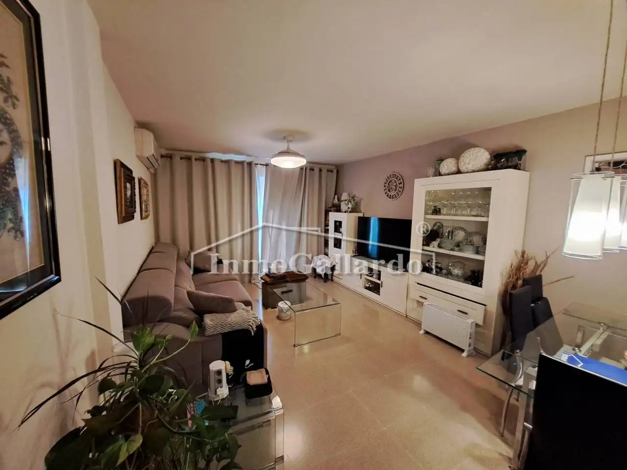 Sala de estar de Ático en venta en Rincón de la Victoria con Aire acondicionado, Terraza y Trastero