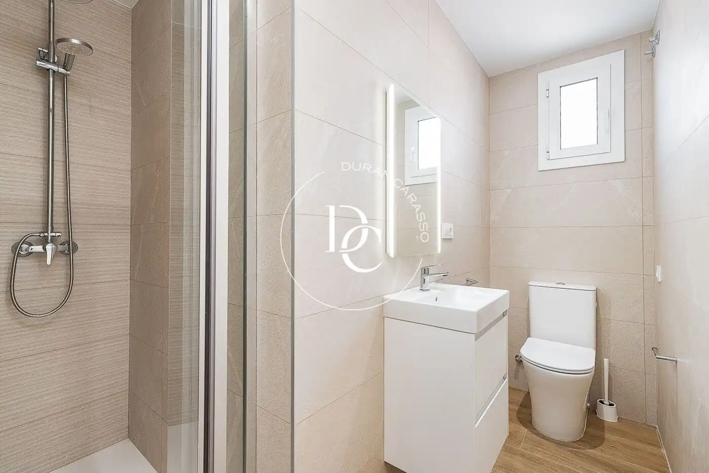 Bathroom of Flat for sale in Barcelona  with Air Conditioner, Heating and Terrace