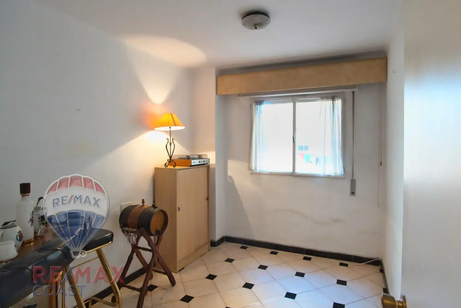 Habitación de Piso en venta en Málaga con Terraza y Alarma