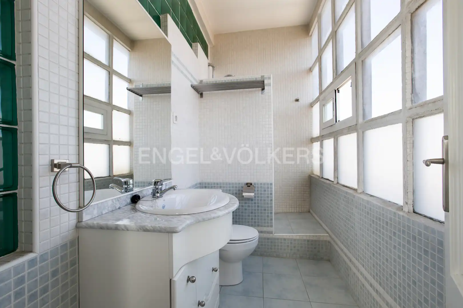 Bathroom of Buildings for sale in Bilbao 