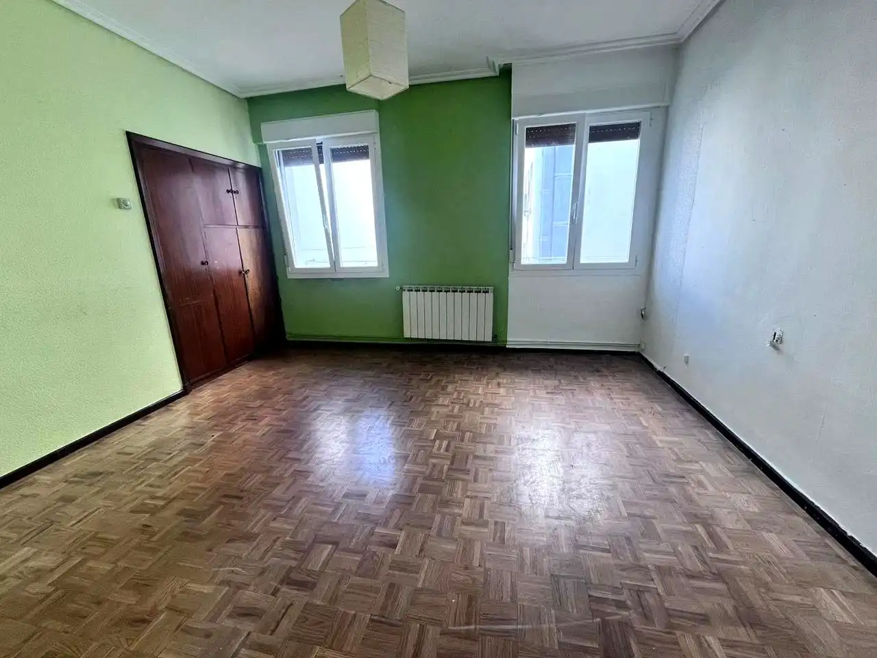 Habitación de Piso en venta en Vitoria - Gasteiz con Calefacción y Trastero