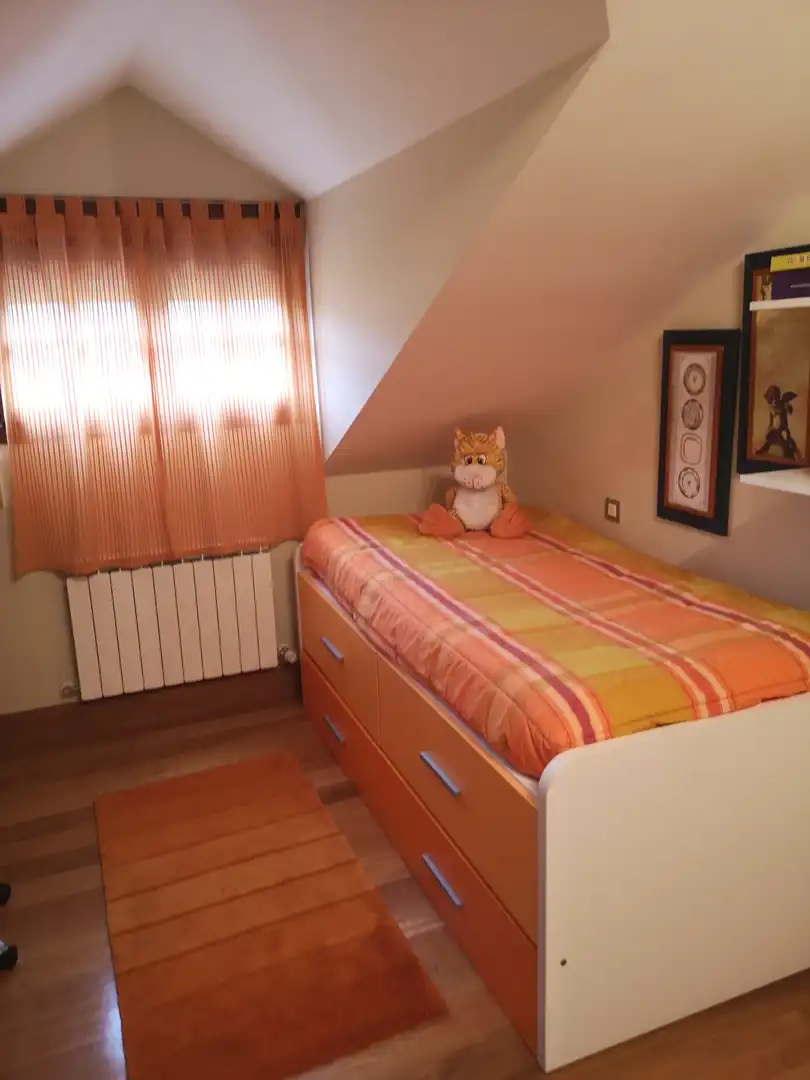 Dormitori de Casa o xalet en venda en Guriezo amb Calefacció, Jardí privat i Terrassa