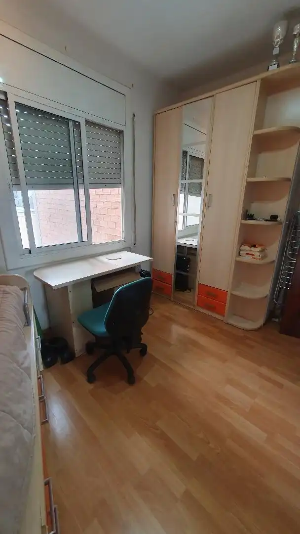 Habitación de Piso en venta en Barcelona con Calefacción, Parquet y Terraza