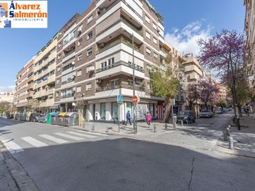 Local comercial en venda a Calle Calle Mulhacén, 8