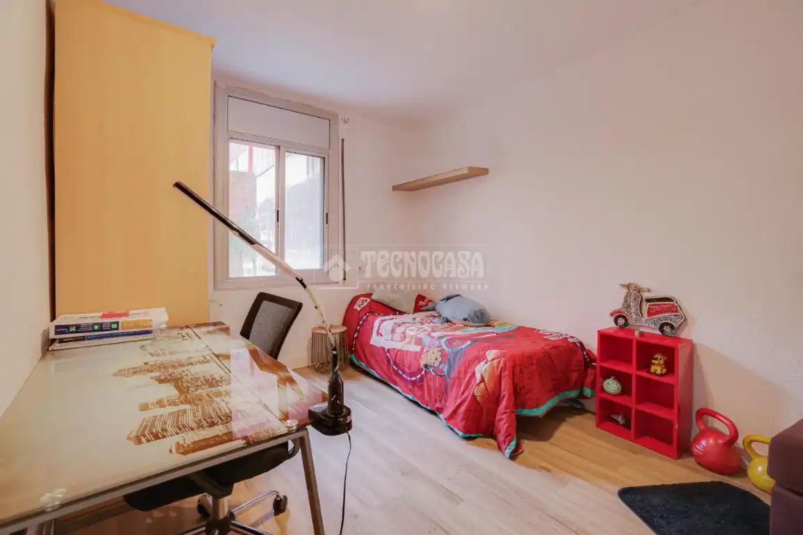 Dormitori de Pis en venda en Sant Feliu de Llobregat amb Calefacció